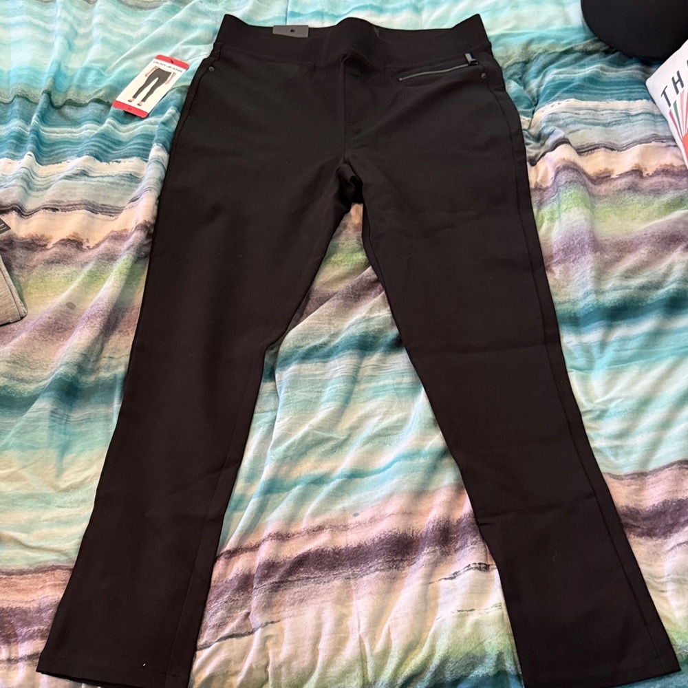 DKNY Black Slim Fit Jeans elastic waist M brand new w tags, inseam 29